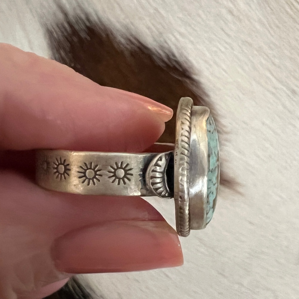 ❤️ #8 Turquoise Navajo Style Hand Stamped Decorative 5mm Band Ring Size 9 Unisex - Picture 6 of 14